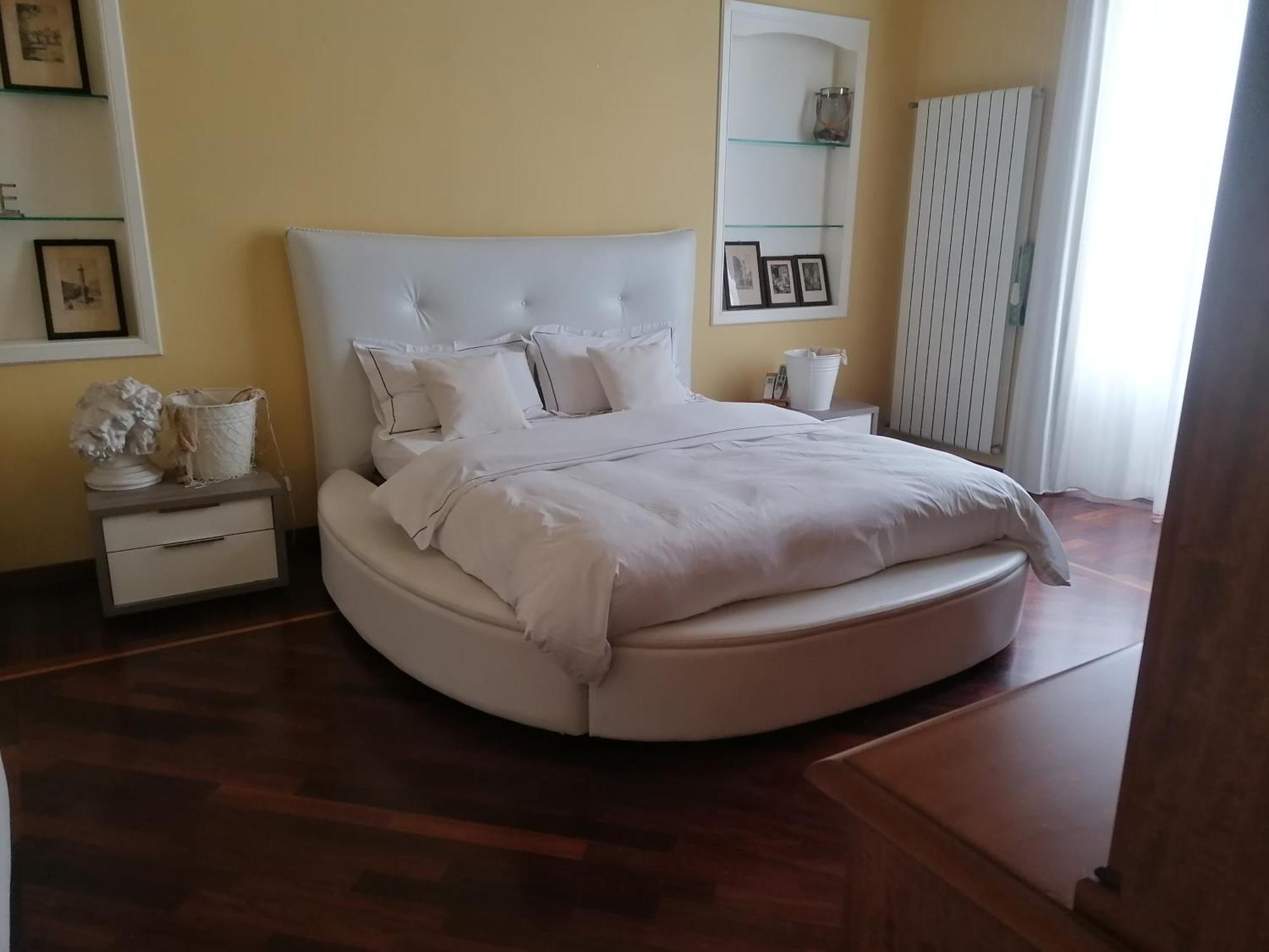 Queen 24 Taranto Ngoại thất bức ảnh